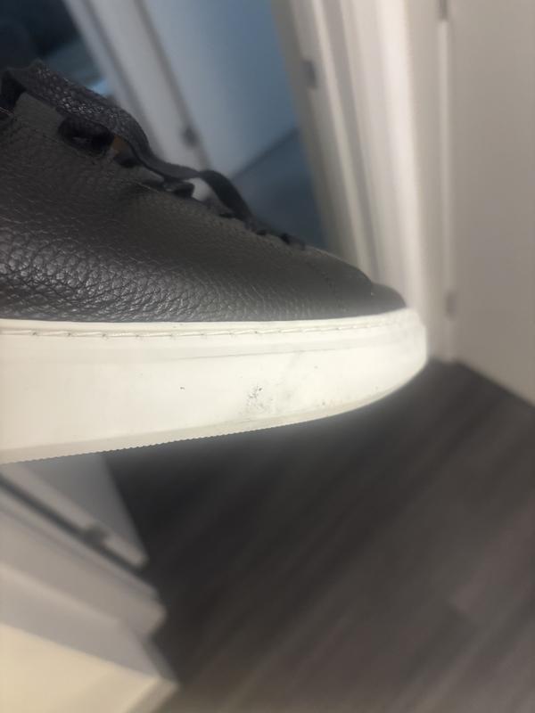 Customer photo for "Used sneakers sold as new"