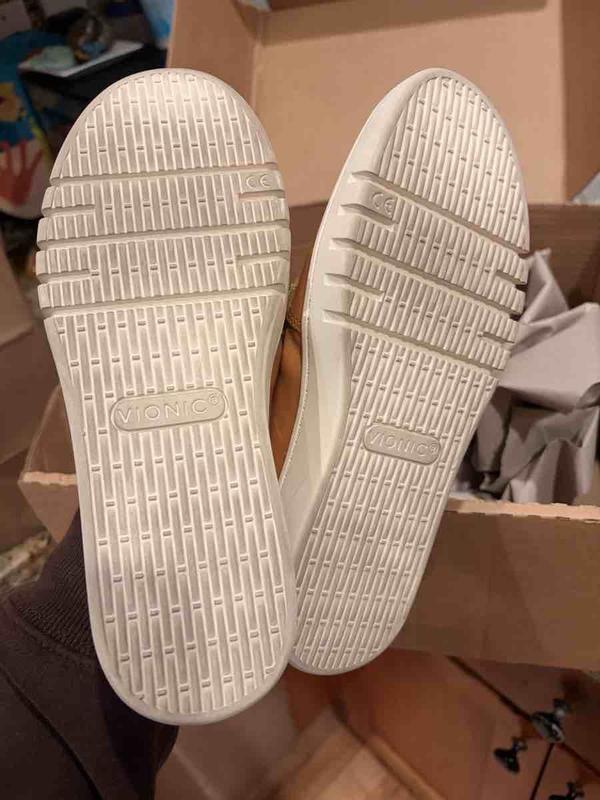 Customer photo for "received dirty and scuffed"