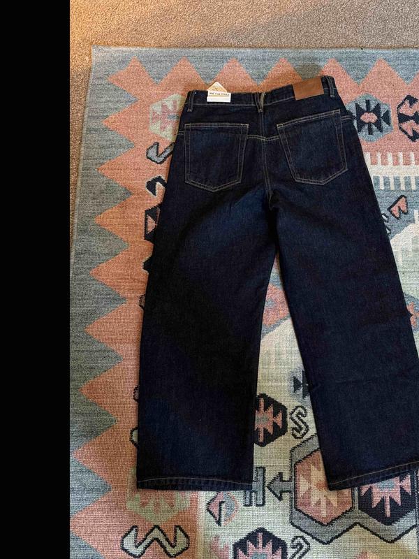Review Thumbnail Image 1 251076156