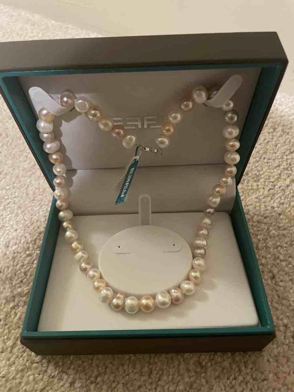 Customer photo for "Pretty pearls in a beautiful box!"