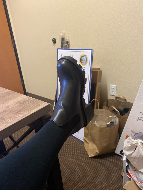 Love these Chelsea style boots!!!