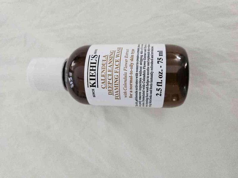 Misleading! Photos do not match the item