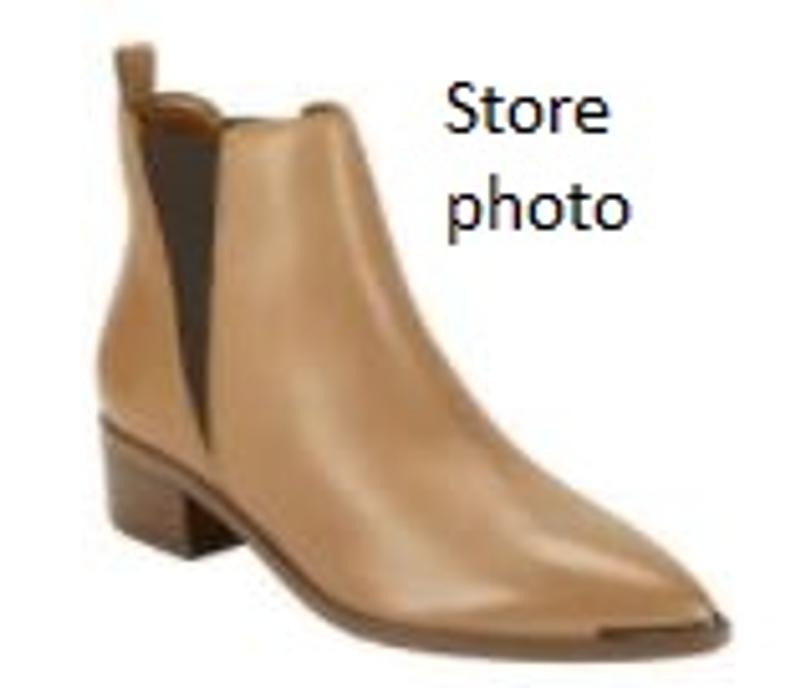 Customer photo for "well-designed, nice boots"