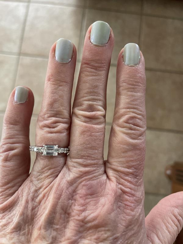 Review Thumbnail Image 0 232907650