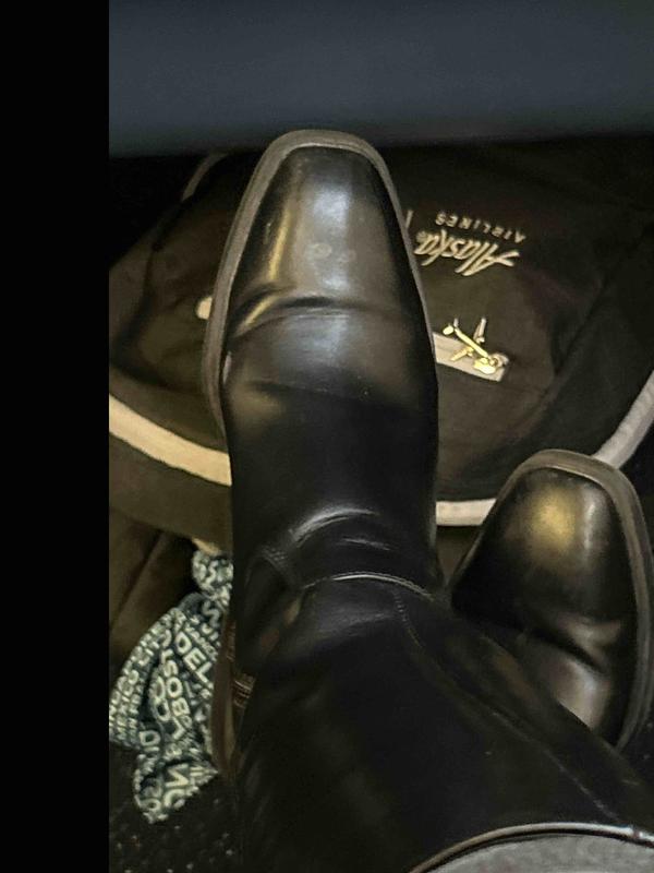 Customer photo for "Good quality, runs narrow in the toe box"