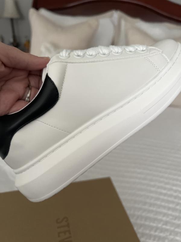 Customer photo for "Love this sneaker shoes from Steven Maiden"