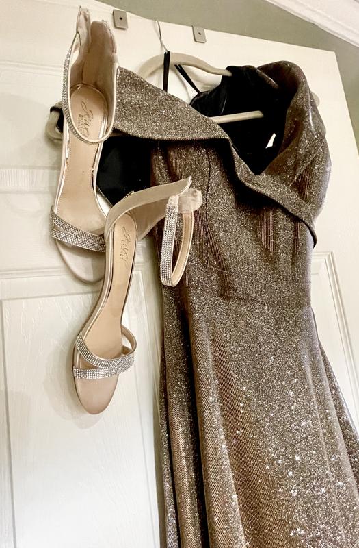 Customer photo for "LOVE THIS DRESS! PERFECT FOR MOTHER OF BRIDE TO BE"