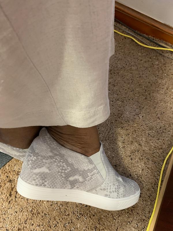 Customer photo for "Love these Sneaks!"
