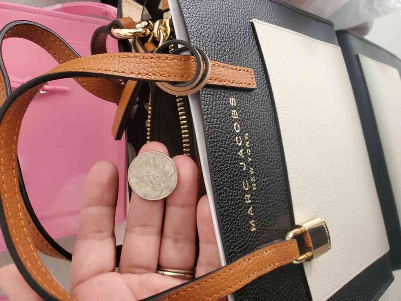 The bag is super pretty but...