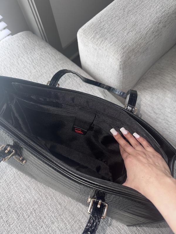 Customer photo for "Received a FAKE BEIS Tote"