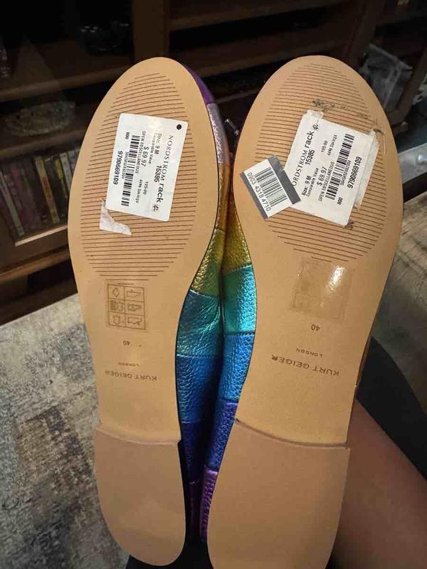 My shoes arrived DAMAGED!