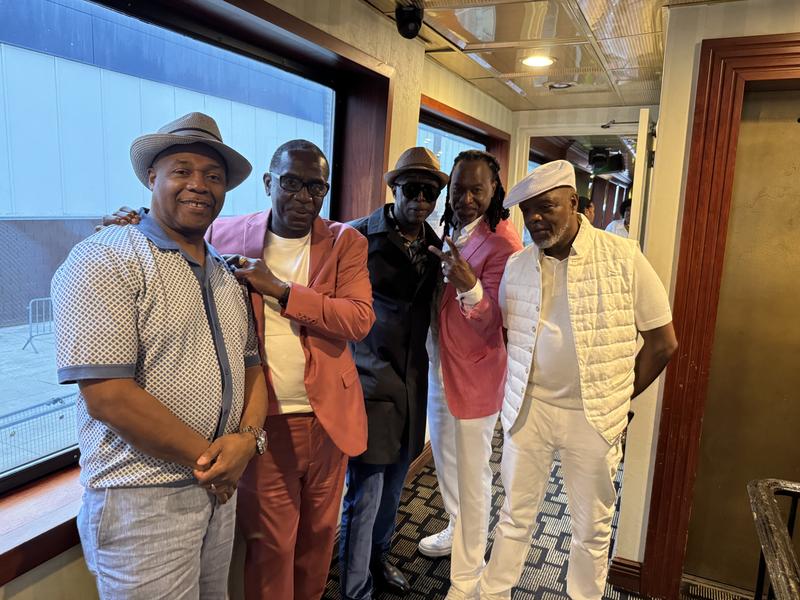 Review Thumbnail Image 0 242830288