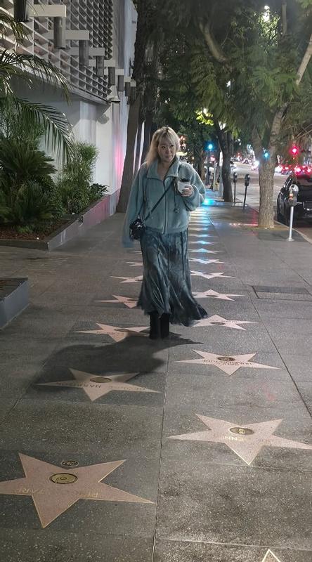 Review Thumbnail Image 0 248908567