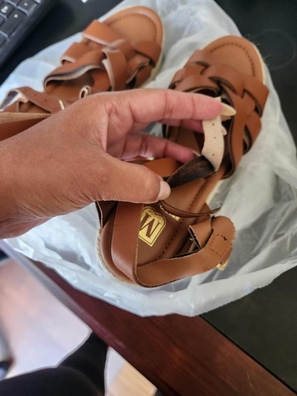 Customer photo for "Item arrived Damaged!"