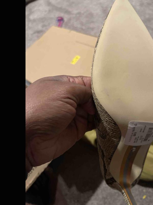 Customer photo for "Damaged goods"