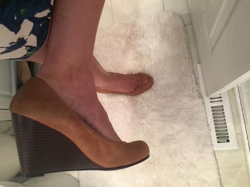 jessica simpson suzanna wedge pump