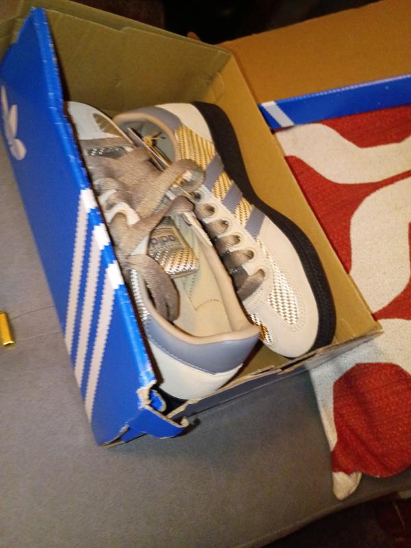 Customer photo for "Damaged Box"