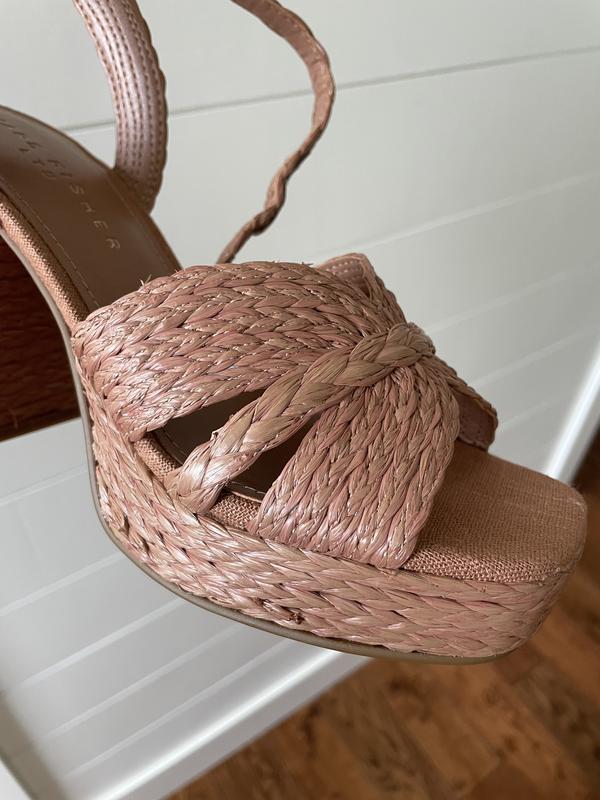 Review Thumbnail Image 0 241790905