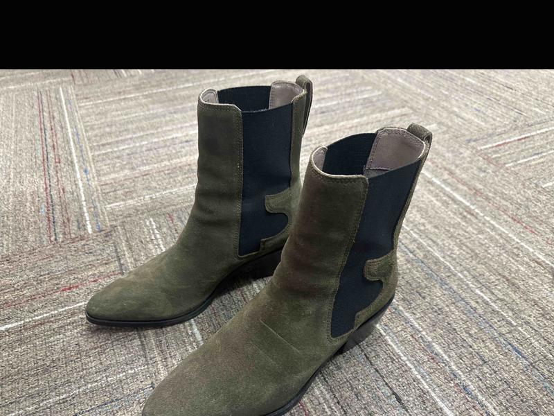 Review Thumbnail Image 0 248440942