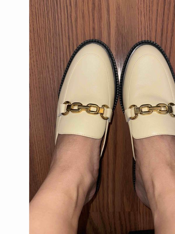 color was off, uncomfy, but very nice looking