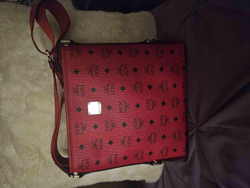 Review Thumbnail Image 0 244490261