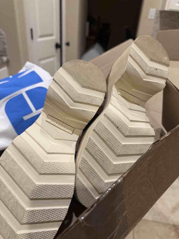 Customer photo for "3 stars , used shoes"