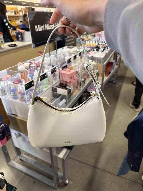 Review Thumbnail Image 0 236958877