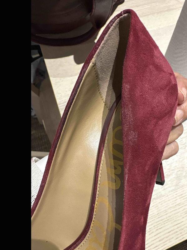 Customer photo for "The shoes are nice but they came with damaged"