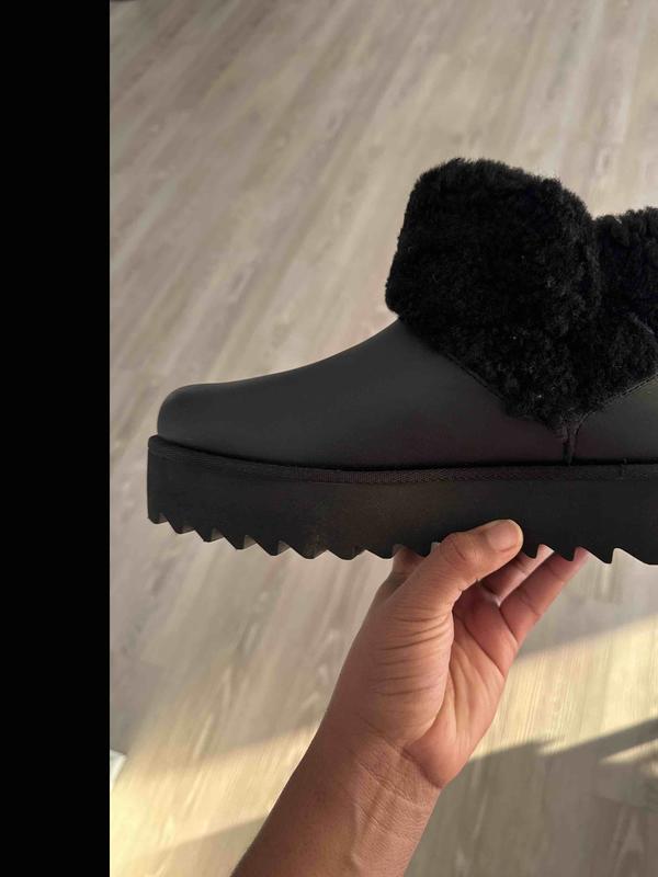 Customer photo for "doesnt look the same in person"