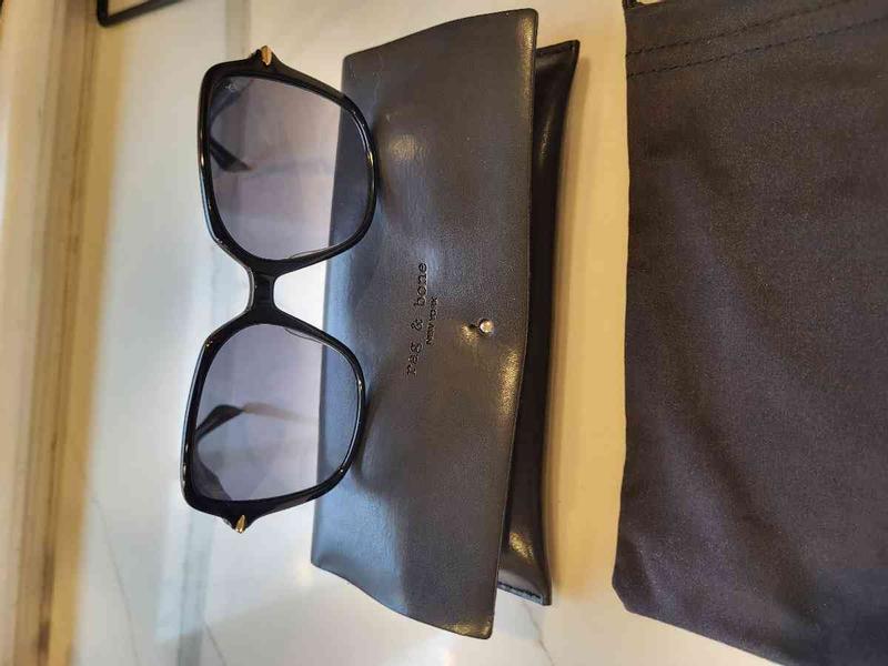 Review Thumbnail Image 0 240685425