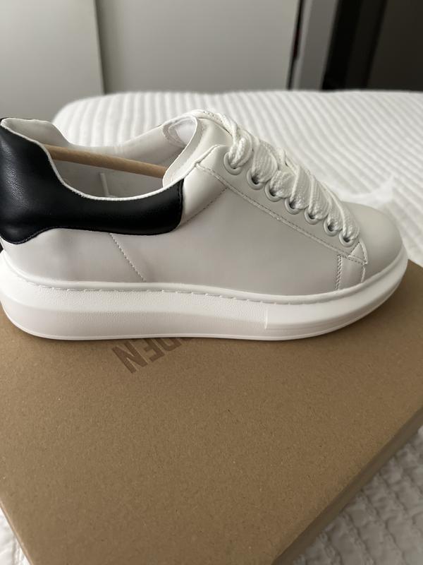 Customer photo for "Love this sneaker shoes from Steven Maiden"