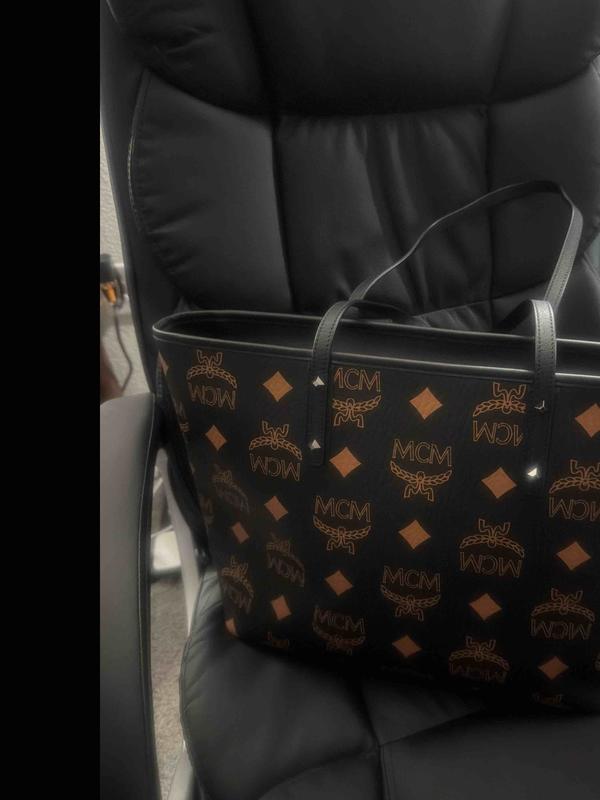 Customer photo for "tote with a zipper"