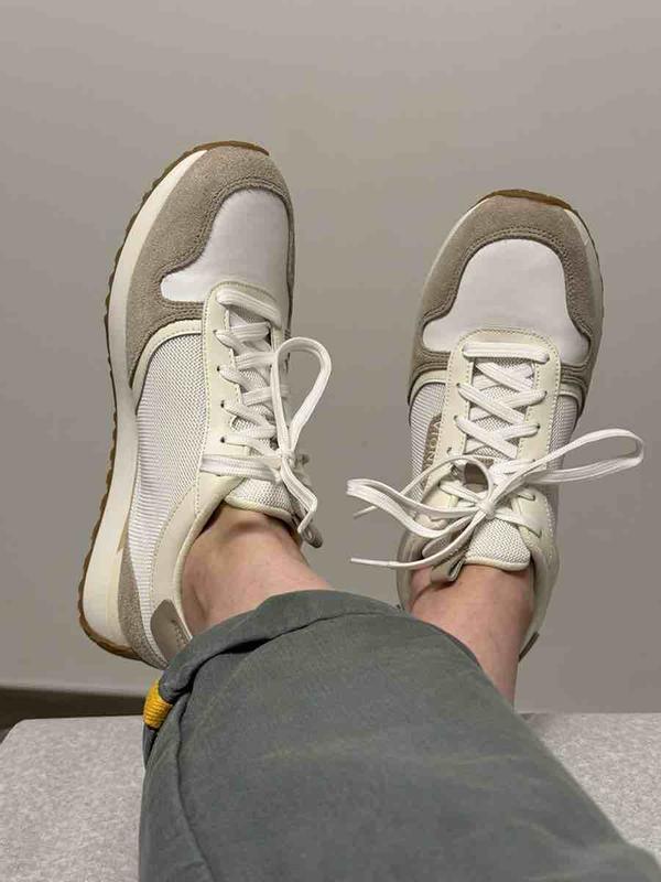 Customer photo for "slightly narrow"