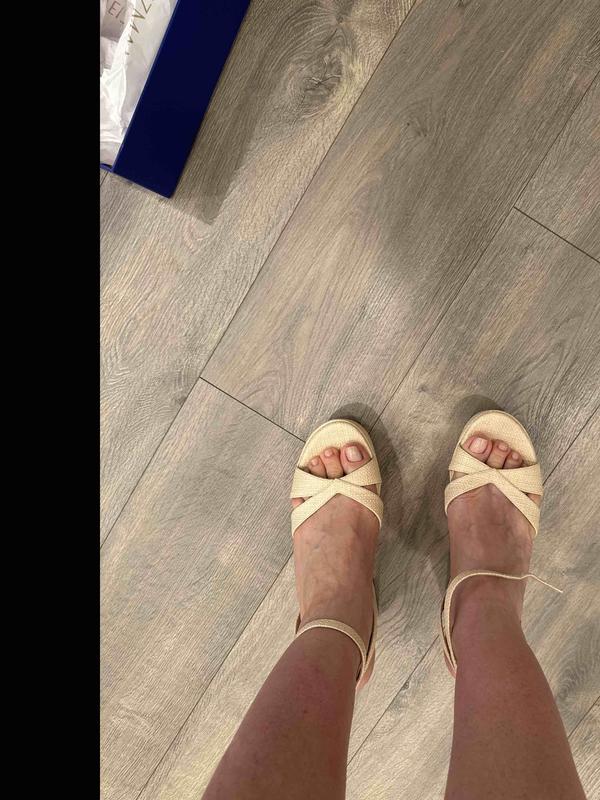 Review Thumbnail Image 1 244455702