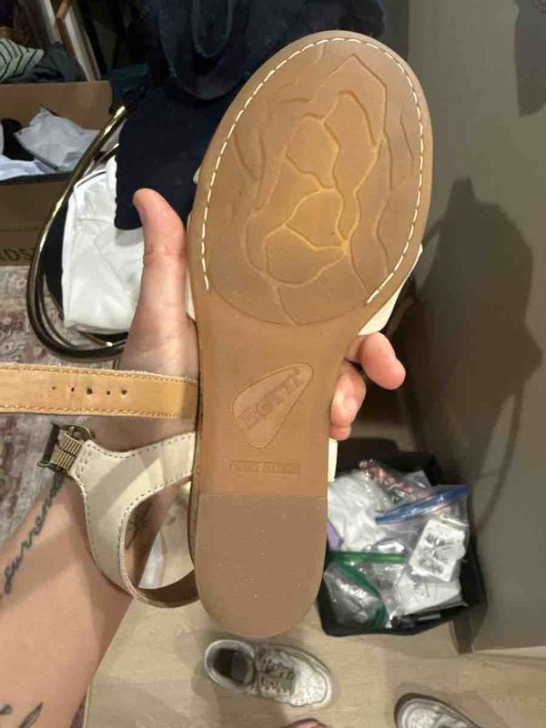 Customer photo for "received used shoes"
