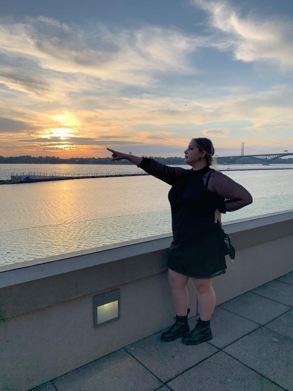 Review Thumbnail Image 0 208383919