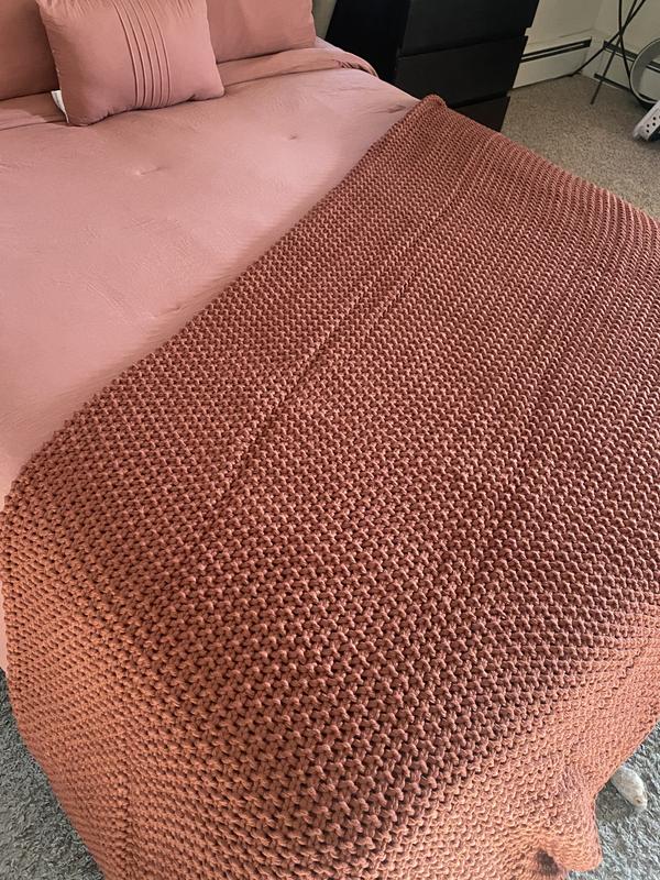 Super comfy but not the best with cats