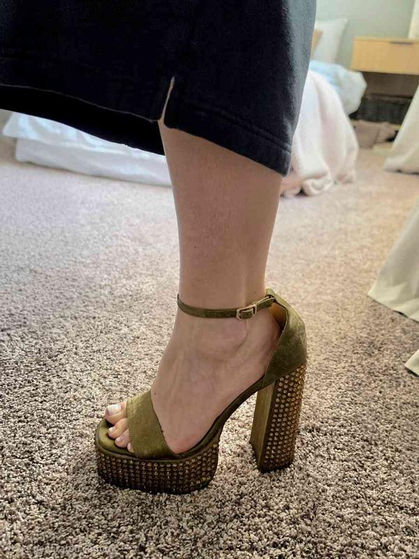 Review Thumbnail Image 0 251855814