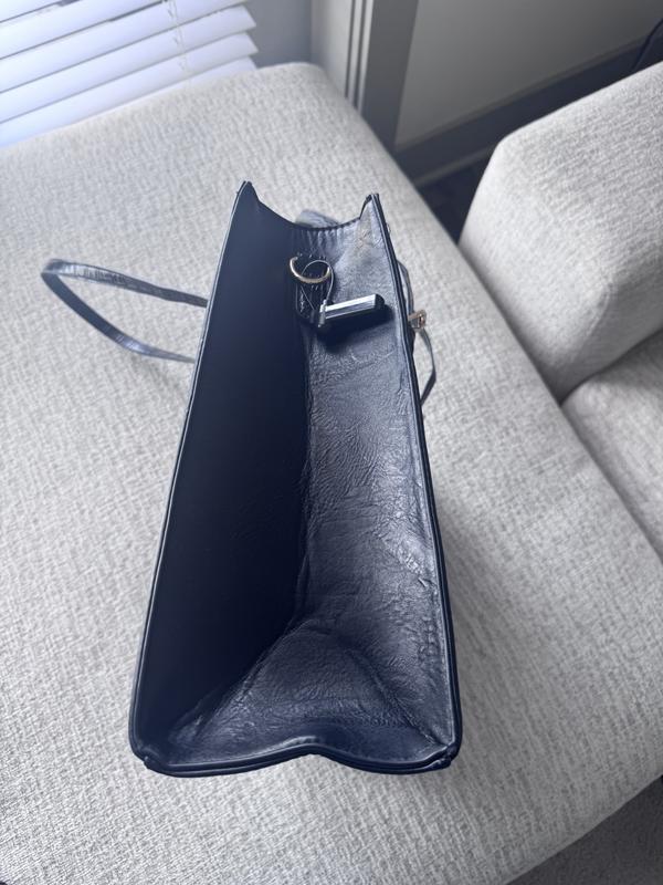 Customer photo for "Received a FAKE BEIS Tote"