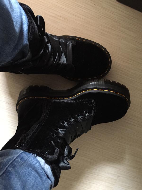 dr martens velvet jadon