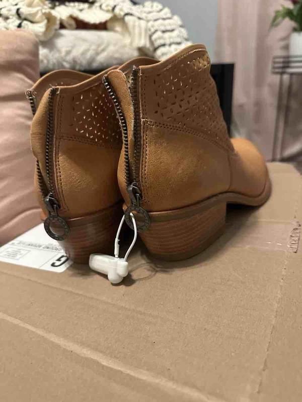 Review Thumbnail Image 0 245813198