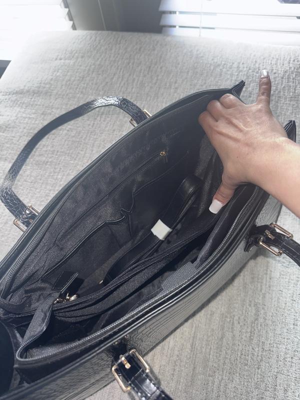 Customer photo for "Received a FAKE BEIS Tote"