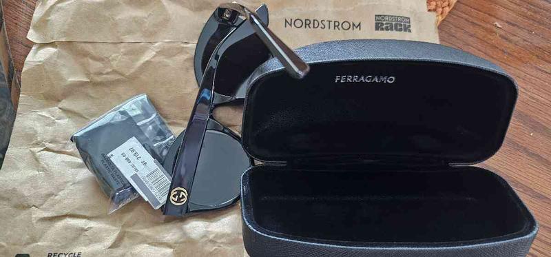 Gucci sunglasses without original case.