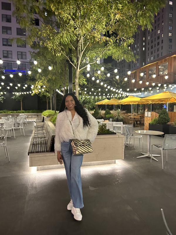 Review Thumbnail Image 0 237072052