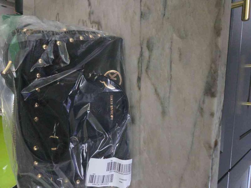 Review Thumbnail Image 0 247882658