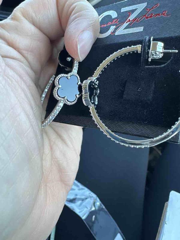 Review Thumbnail Image 0 247865322