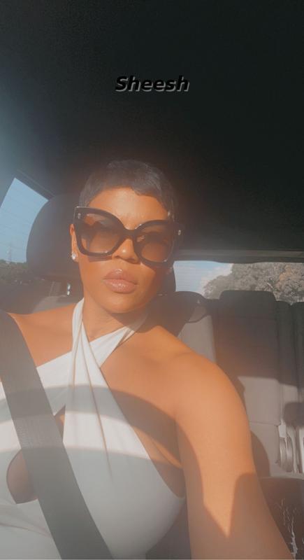 Cutest oversized shades ever.