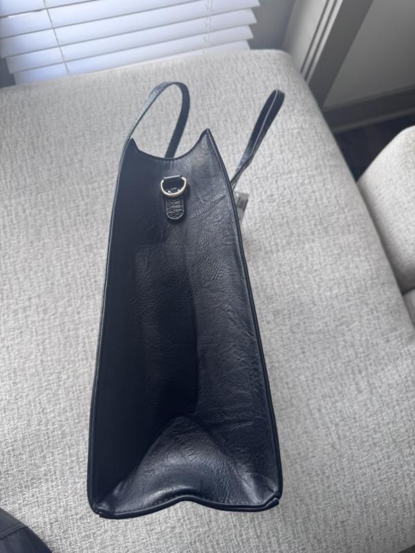 Customer photo for "Received a FAKE BEIS Tote"