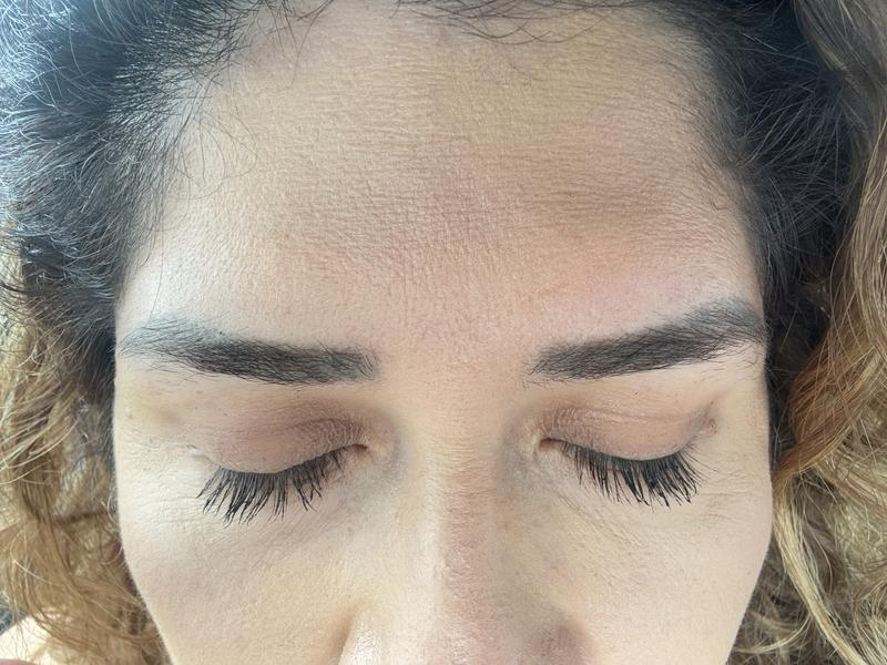 Customer photo for "I recommend this mascara"