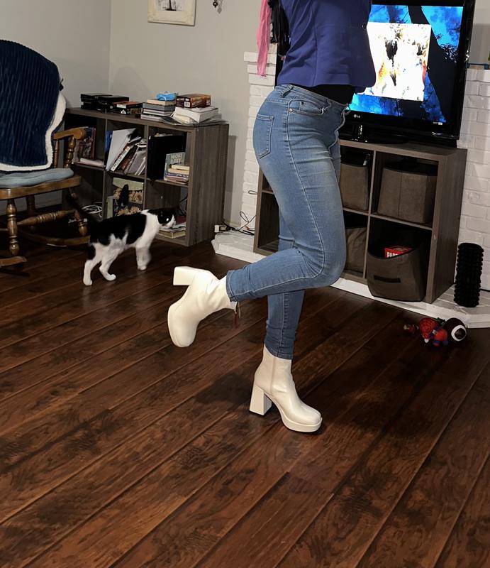 Review Thumbnail Image 0 229365513